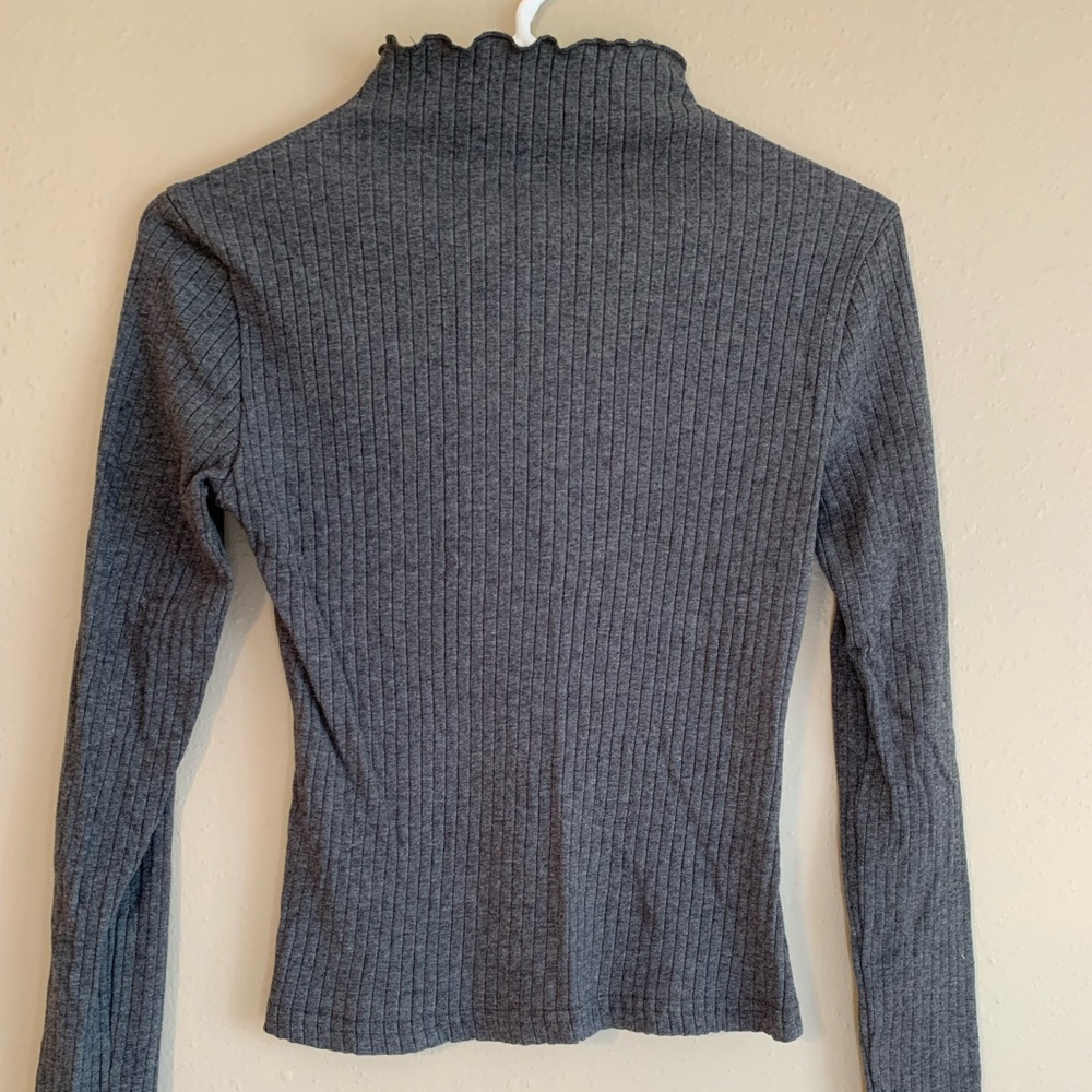 Gray crop top